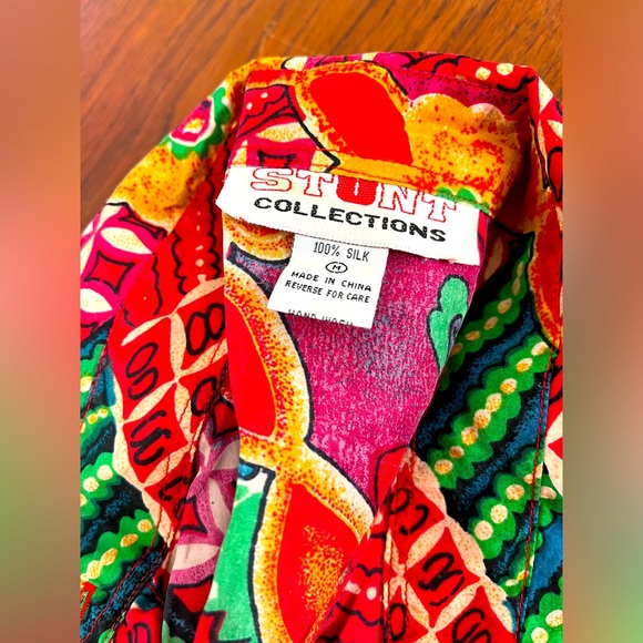 100% Silk. Short sleeve Shirt. Stunt Collections - Picture 3 of 6